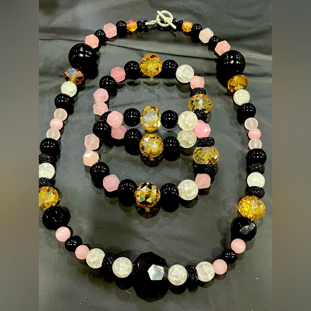 Elastic band bracelet, necklace and bracelets made for apple/ Samsung Watches